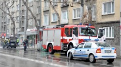 Кола пламна на метри от турското посолство в София