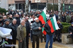 Агенция „Фокус":  Близо 600 души изразиха недоволството си в Самоков, Ботевград и Етрополе 