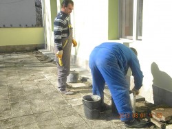 Частичен ремонт пред сградата в ЦДГ „Слънчице”
