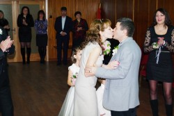 Най-оригиналният подарък за 8-ми март: ботевградчанин организира сватба и изненада любимата си жена