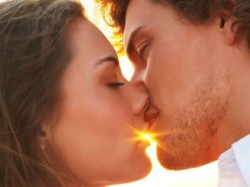 Целуваме се със затворени очи заради удоволствието