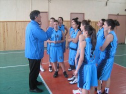 Девойките на ПМГ "Асен Златаров" се класираха за финалите на ученическите игри