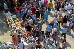 Пазарът на Разпети петък в Ботевград събра търговци от различни краища на страната