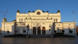 Временна комисия гласува правилника на Народното събрание