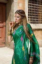 Емилия играе в индийска приказка