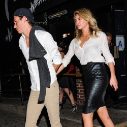 Ето кой заби сексбомбата Кейт Ъптън