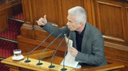 "Атака": ГЕРБ осигури избора на Делян Пеевски за шеф на ДАНС