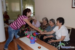 Мляко за възрастните хора дариха от движение „България си ти”