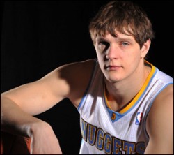 Денвър подписа нов договор с Тимофей Мозгов