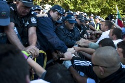 10 полицаи от Ботевград охраняват  Народното събрание