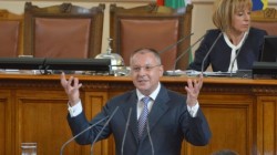 Станишев: Кабинетът нямаше 100 дни, на втория ден започнаха протестите