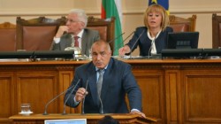 Борисов: Орешарски не може да си дава оценка, началници му свеждат задачите