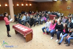 Училище „ЕВРОПА” раздаде сертификати на 40 свои възпитаници