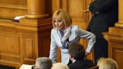 Мая Манолова: Конфронтацията е страшна, ГЕРБ убиват парламента  