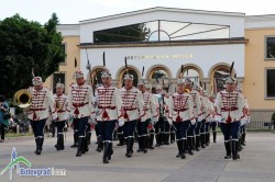 Гвардейци изнасят спектакъл в Правец по повод 32 години град