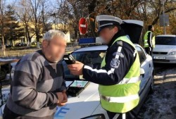 Патрулиращи полицаи задържаха шофьор с 2.05 промила