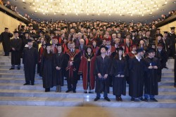 1332 възпитаници на МВБУ получиха дипломи за успешно завършени магистърски и бакалавърски програми 