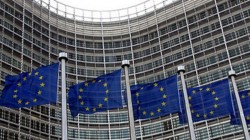 ЕК изобличава Орешарски в "изопачени факти" за спрените еврофондове  