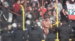 В "армейския" сектор  съблякоха чисто гол фен на "Левски"