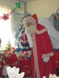 Дядо Коледа дойде и в ЦДГ ”Еделвайс”