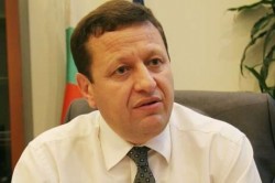 Веселин Божков: Цените на телефонните разговори падат от април