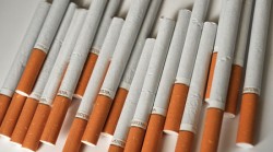 Цигари без бандерол са иззети от багажа на криминално проявен мъж от Правец