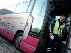 Полицията иззе автобус и два микробуса, извършвали незаконен превоз на пътници