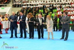 Прерязаха лентата на многофункционална спортна зала „Арена Ботевград”