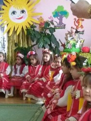 Децата от ЦДГ”Еделвайс” в Етрополе представиха празника „Лазаровден”