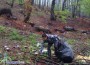 Група от над 30 доброволци почисти горски райони и извън населени места