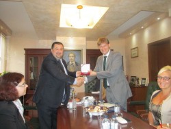 Посланикът на Великобритания Ричърд Алън ще организира честване в памет на Франк Томпсън