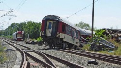 Колегите на машинистите от дерайлиралия влак с нова версия за инцидента