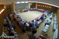 Кметът оттегли предложението си за зала „Арена Ботевград”