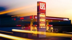 "Лукойл" продава бензиностанциите си в Централна Европа