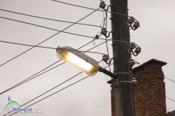 Осветлението по някои улици в Ботевград работи посред бял ден