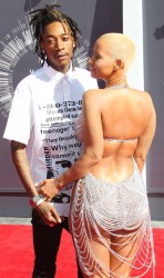 Амбър Роуз спипала Уиз Калифа в леглото с близначки