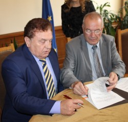 Държавните горски предприятия сключиха договори с Лесотехническия университет за обучение на студенти