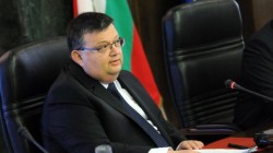 Цацаров казва до 10 дни на колко депутати ще иска имунитета