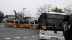 Фандъкова за катастрофата: Пътниците с билети ще бъдат обезщетени