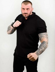 Емо Каменов налетя на бой в Къщата