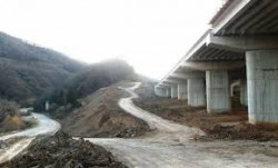Работниците, които пострадаха при срутване на автомагистрала „Струма”, не са от Ботевград