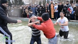 Бой за кръста в Ботевград (ВИДЕО)
