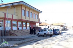 Десетки роми окупираха спортния комплекс на ОУ „Васил Левски” 