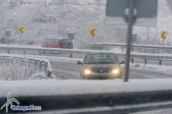 АПИ: Шофьорите да са с автомобили, подготвени за зимни условия и да спазват въведените ограничения