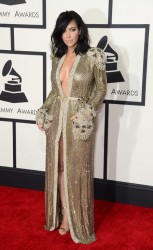 Ким гола, по златен халат на "Грами" (СНИМКИ)
