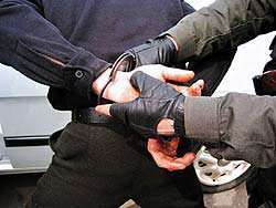 Двама непълнолетни са задържани заради убийство в Правец