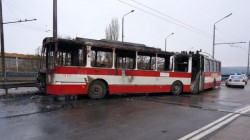 Тролей изгоря на Аспаруховия мост във Варна