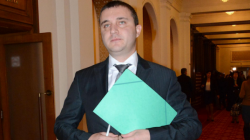Горанов сезира ЕК за въведения от Гърция данък за сделки с източник България