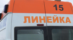 Преобърна се газка с 37 души край Върбица, една жена почина