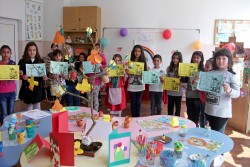 Арт ателие към училището в Скравена представи дейността си чрез изложба